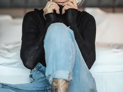 Цеци Красимирова вече е блондинка! Бившата на Самоковеца куфее с новия си съпруг в София (Снимки)