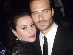 Дарина Павлова се сгоди за 21 години по-млад актьор (Фото)