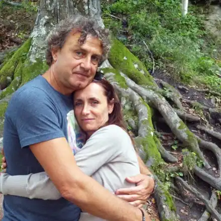 Емил Марков свалил жена си с... мустак!