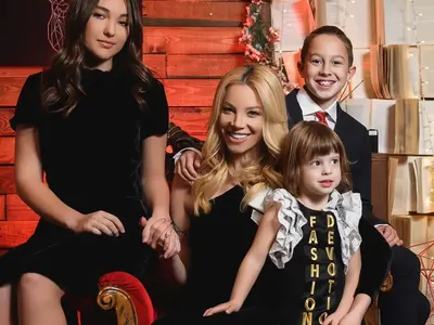 Емилия показа доведената си дъщеря