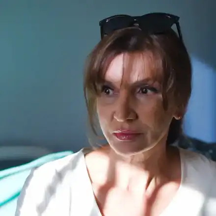 Евгения от „Откраднат живот\" пред припадък във Варна (Мария Каварджикова не се храни, пуши като комин)