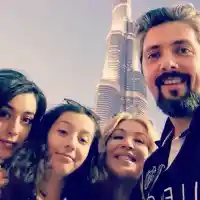 Гала заведе семейството в Дубай за празниците (Фото)