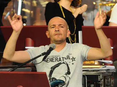 Годжи става дядо? (Вижте приятелката на малкия му син)