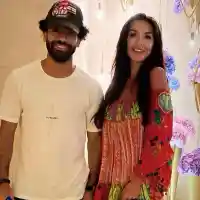 Известна милф бръмчалка се хвали, че се е отъркала в Салах