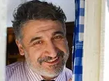 Кирил Ефремов си лакира ноктите! (Актьорът болезнено суетен)