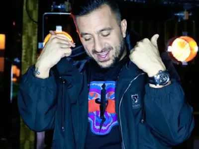 Коцето възроди скандал от 1998 г. с краден текст за песен