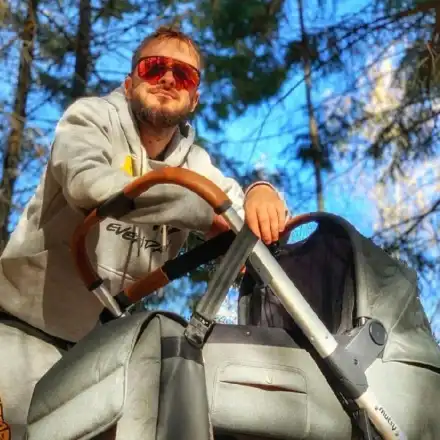 Криско стана рекламно лице на детски играчки