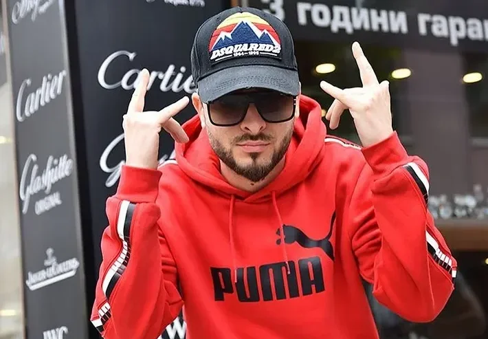 Криско влезе в учебниците по музика
