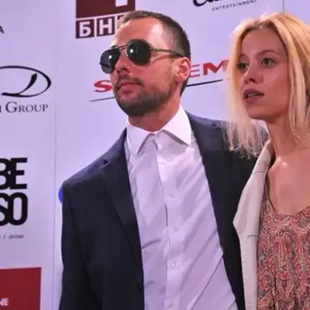 Любимата на Ерол от „Под прикритие” също е актриса, ревнува го единствено от работата