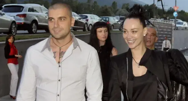 Любовникът на Мая Илиева остаря и погрозня (Папарашко фото в галерията)