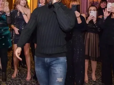 Лорд Евгени Минчев в коледно настроение: Елвира да върне дайрето в косите си, някой да разплете  пуловера на Галин, Весна се весна цяла в гердани и още + СНИМКИ