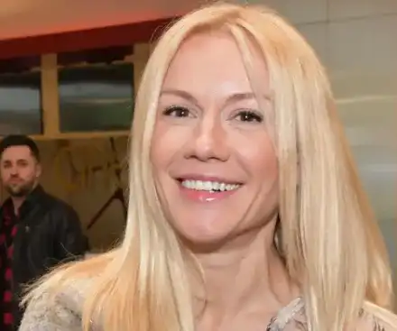 Мария Игнатова заработва като моделка (40-годишната блондинка търси доходи след краха на ТВ кариерата си)