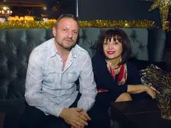 Миглена Ангелова в Париж с гаджето си