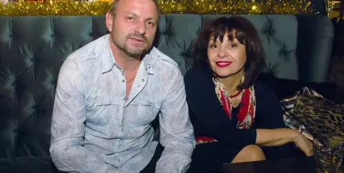 Миглена Ангелова в Париж с гаджето си