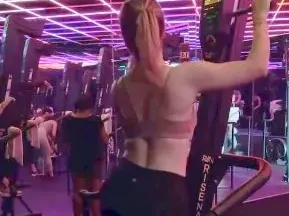 Мика Стоичкова вае тяло във фитнеса (Вижте каква мацка е станала в галерията)