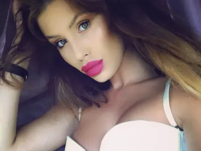 Мис България Радинела Чушева нонстоп провокира в мрежата (Вижте последните й СКАНДАЛНИ снимки)