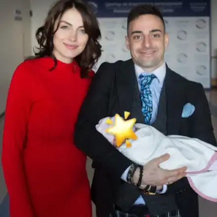 Мис България се прибра у дома с бебето