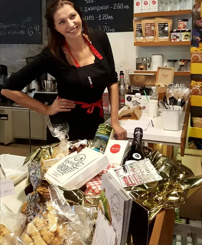 Мисис България Яна Средкова ще стопли сърцата на възрастни хора в нужда