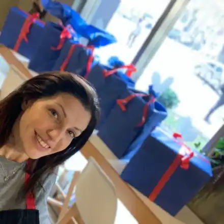 „Мисис България” Яна Средкова стопли сърцата на хора в нужда