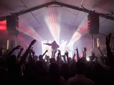 Над 3 000 студенти пяха с Галин и Преслава