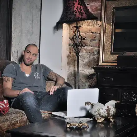 Ники Михайлов пуска собствен бранд, без аналог у нас (Вратарят става БГ Филип Плейн)