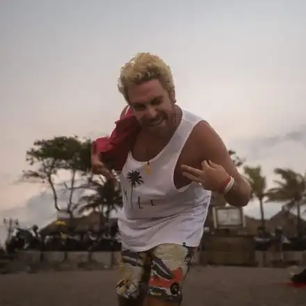 ШОК! Бебо Халваджиян  си го показа  (СНИМКА)