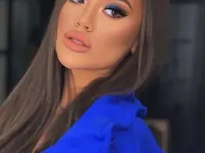 Щерката на Анелия става художник