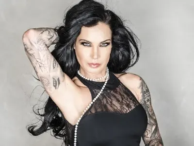 Щерката на Цеци Красимирова с дял в бизнес с диамани (Вижте щедрия дар на пастрока й Струмейтис)