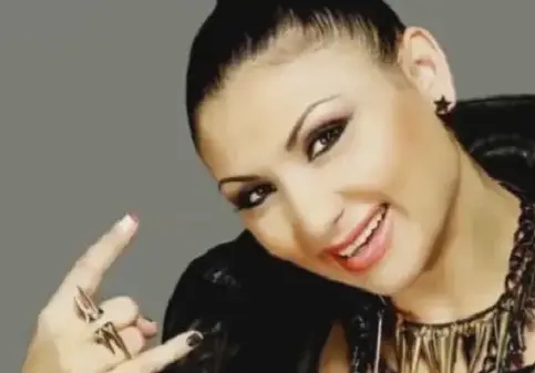 Софи Маринова си подари нова кола