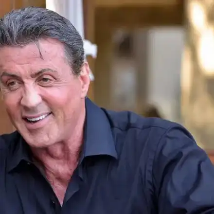 Сталоун прави сериал от „Непобедимите\"