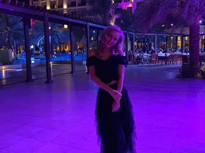 Стъпихме и в Дубай! Моделка блести с дрехи на WOMANSHOP в престижен конкурс