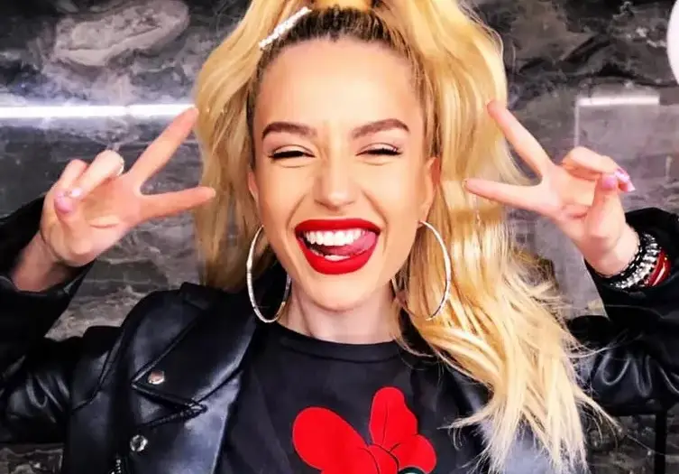 Тита се прави на чистачка