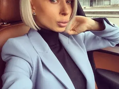 Топузакова си оперира клепачите