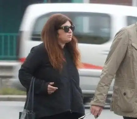 Виктор Николаев заведе жена си в Прага (Водещият пръска пачки предколедно)