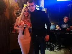 Вкара ли Десподов гол на тази чалгаджийка? (Снимки)
