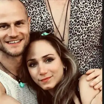 Внучката на Тодор Колев кара нервна бременност заради финансови проблеми