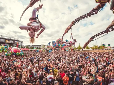 За първи път в България: ELROW, най-цветното парти с дата в Арена Армеец тази пролет