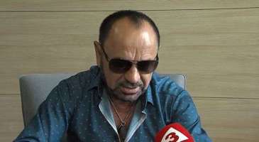 Фен нападна Миле Китич заради неизпълнен поздрав (Агресивният мъж го събори от сцената)