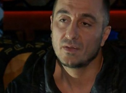 Коцето в ужас от камикадзе в самолета си
