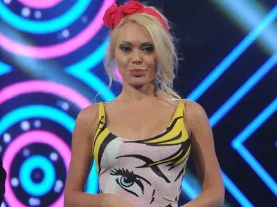 Албена Вулева тъпее вкъщи