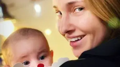 Александра Раева показа дъщеря си