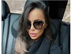 Алисия се спуска по стръмния склон на Мусала (Певицата фен на зимните спортове)