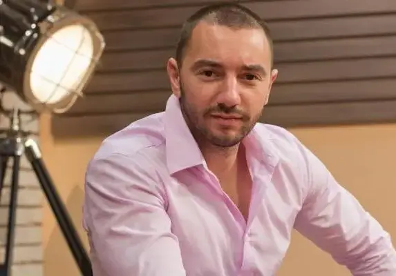 Антон Хекимян води гадже в Гърция