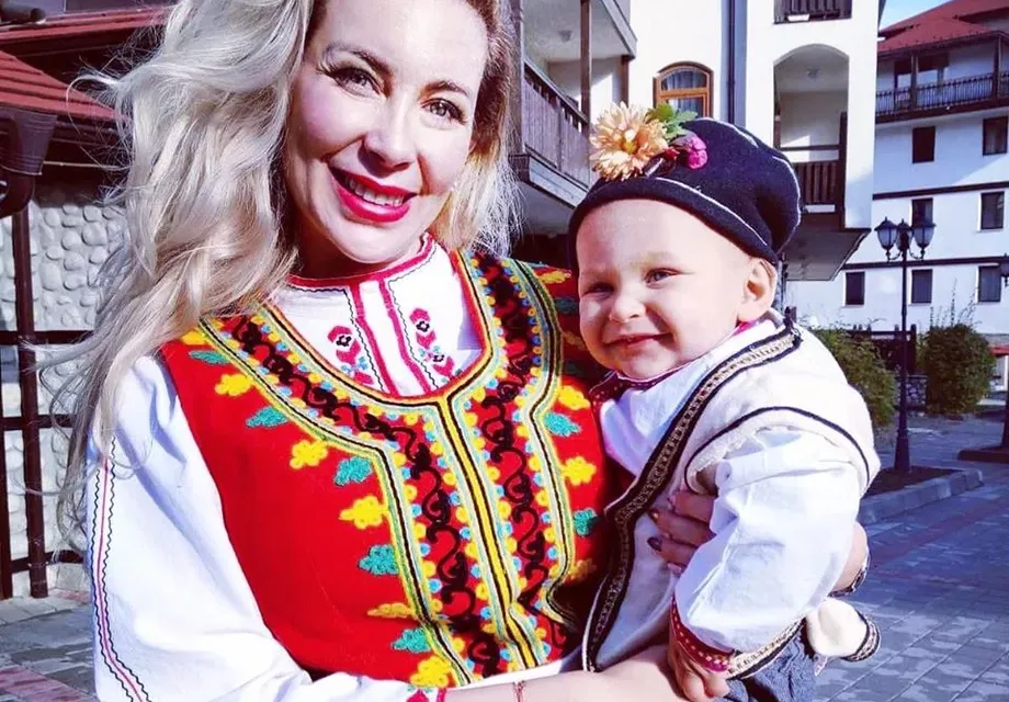 Бест на Антония Петрова с първи рожден ден