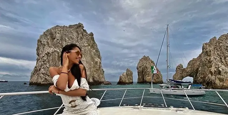 Бившата на Динев пилее парите на наркобарон в Мексико! Пенелопе живурка в невиждан лукс (Снимки)