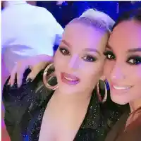 Десислава и Мария Илиева пеят на акушерки