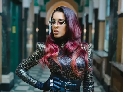 Диона закъса със зрението (Рапърката си докара проблем от глупост)