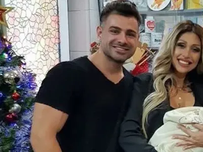 Джулиана Гани учи бебето на немски