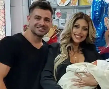 Джулиана Гани учи бебето на немски