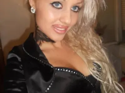 Джулката бясна заради стари снимки (Вижте ги по-долу)